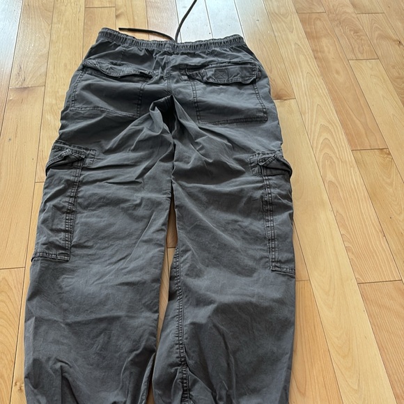 Cargo pant from Garage, size (xs) but it run big. Color: gray - Picture 3 of 6